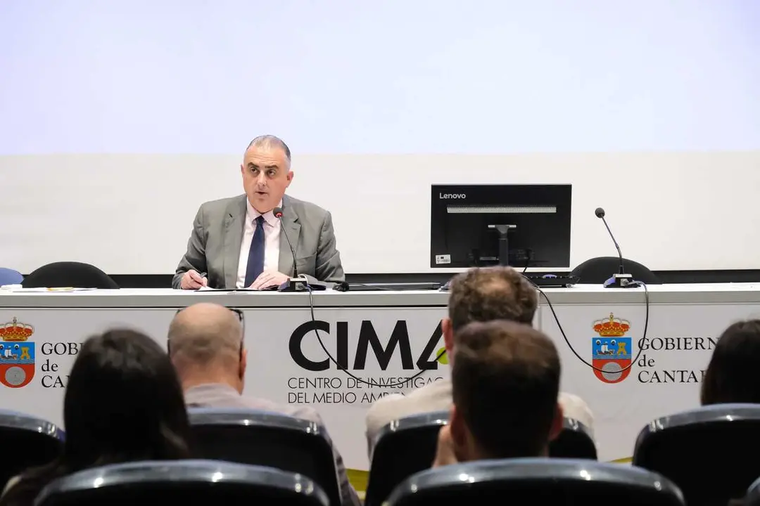 12:00 horas. CIMA, Torrelavega. El consejero de Fomento, Vivienda, Ordenaci&oacute;n del Territorio y Medio Ambiente, Roberto Media, clausura la &lsquo;Jornada de ordenanzas municipales de la red de sostenibilidad&rsquo;. 23 de abril de 2026 &copy; Ra&uacute;l Lucio