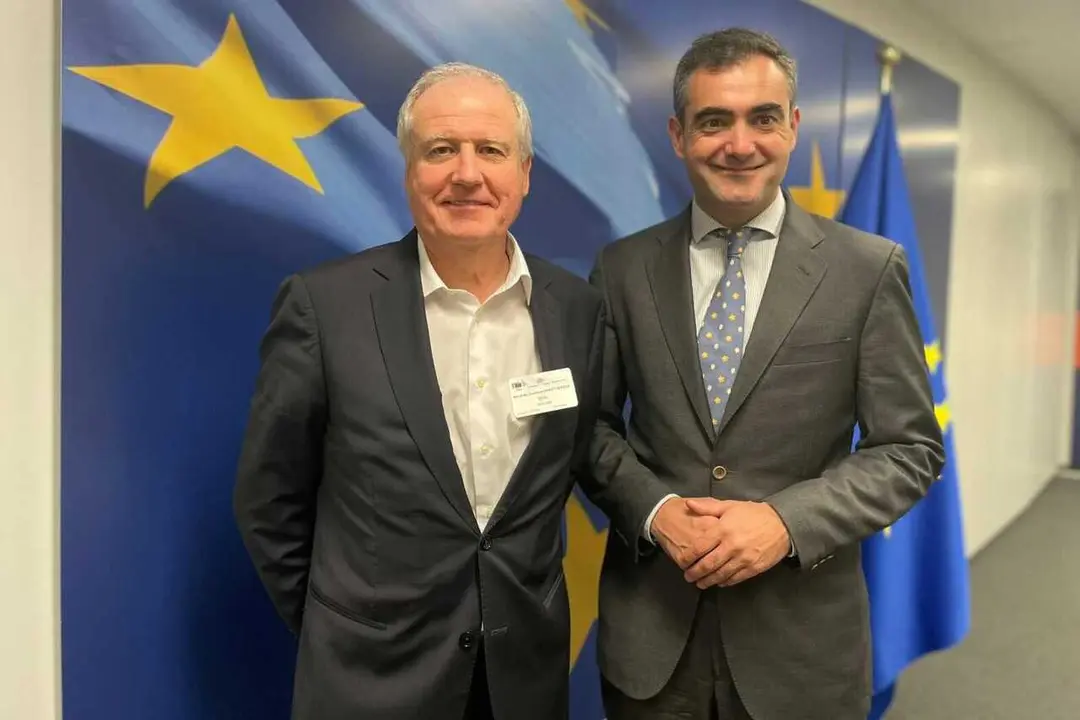 10:30 horas. Comisi&oacute;n Europea. Bruselas
El consejero de Industria, Empleo, Innovaci&oacute;n y Comercio, Eduardo Arasti, se re&uacute;ne
con Miguel Gil, jefe de gabinete de la comisaria europea de competencia y
vicepresidenta ejecutiva para una Transici&oacute;n Limpia, Justa y Competitiva de la
Comisi&oacute;n Europea, Teresa Ribera. 28 abril 26 &copy; Oficina de comunicaci&oacute;n