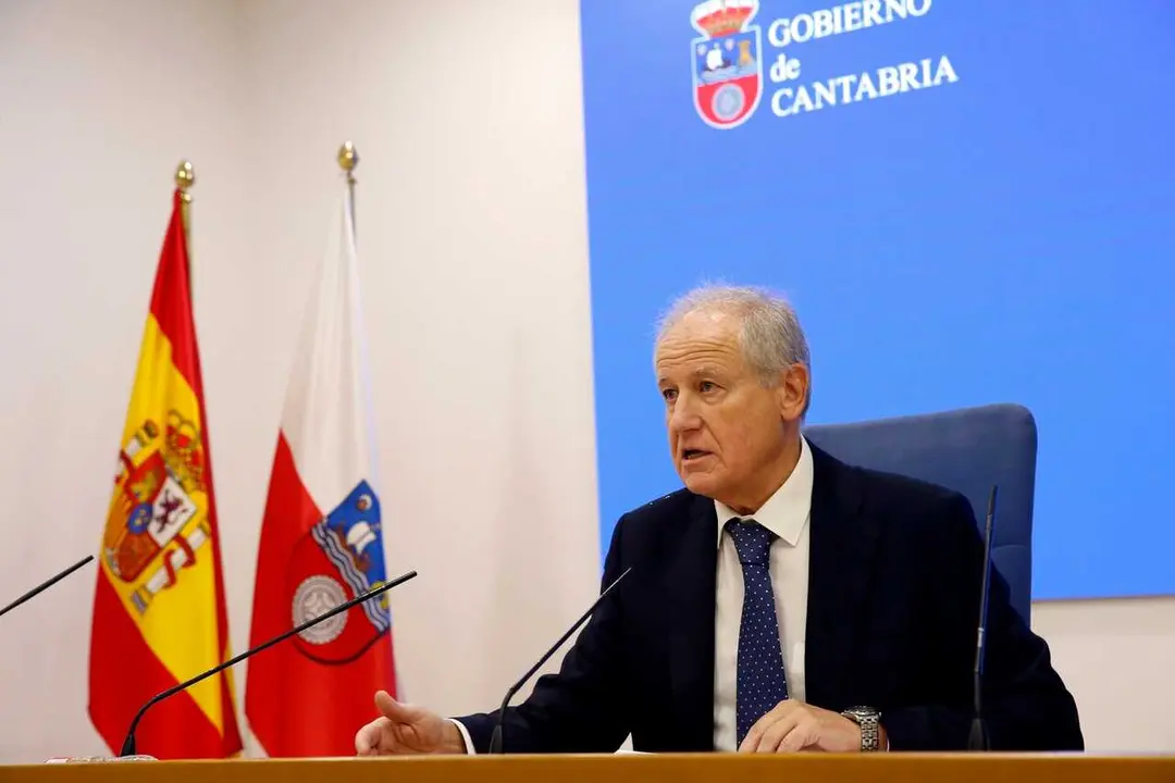 El consejero de Industria, Empleo, Innovaci&oacute;n y Comercio, Eduardo Arasti, informa, en rueda de prensa, sobre el &lsquo;Proyecto Altamira&rsquo;.
8 NOV 25