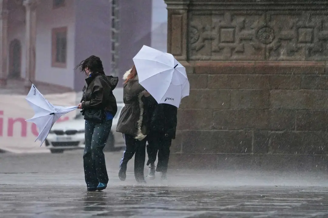 Temporal de lluvia en Santiago - Alerta naraja en Santiago   y roja en Pontevedra por fuertes lluvias - temporal Joseph