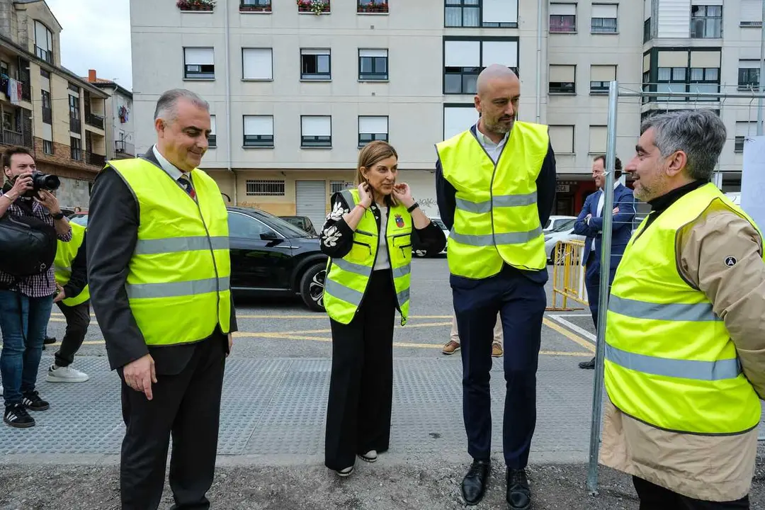 11:00 horas. Torrelavega. La presidenta de Cantabria, Mar&iacute;a Jos&eacute; S&aacute;enz de Buruaga, asiste al inicio de las obras de construcci&oacute;n de 15 viviendas protegidas en El Zapat&oacute;n. &copy; Ra&uacute;l Lucio 12 de mayo de 2026
