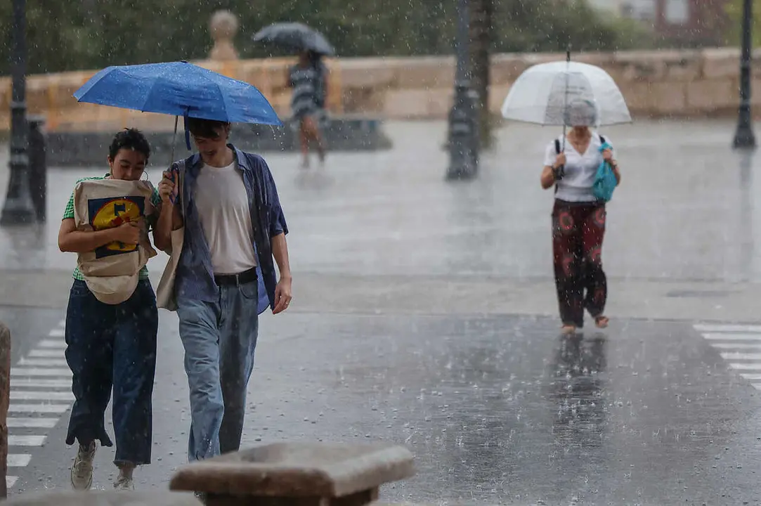 ROBER SOLSONA&hellip;20230915&hellip;.VALENCIA&hellip;.UNA FUERTE TROMBA DE AGUA DESCARGA SOBRE VALENCIA.