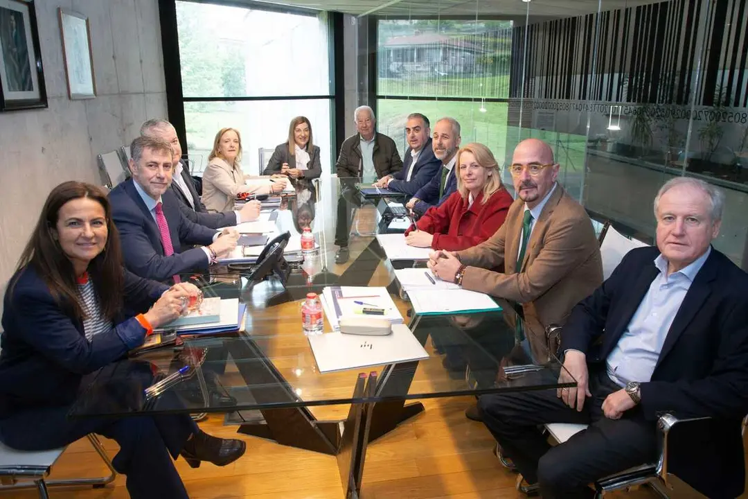 Ayuntamiento de Meruelo

La presidenta de Cantabria, Mar&iacute;a Jos&eacute; S&aacute;enz de Buruaga, preside la reuni&oacute;n del Consejo de Gobierno.
N ROMERO &copy;
14 MAY 26