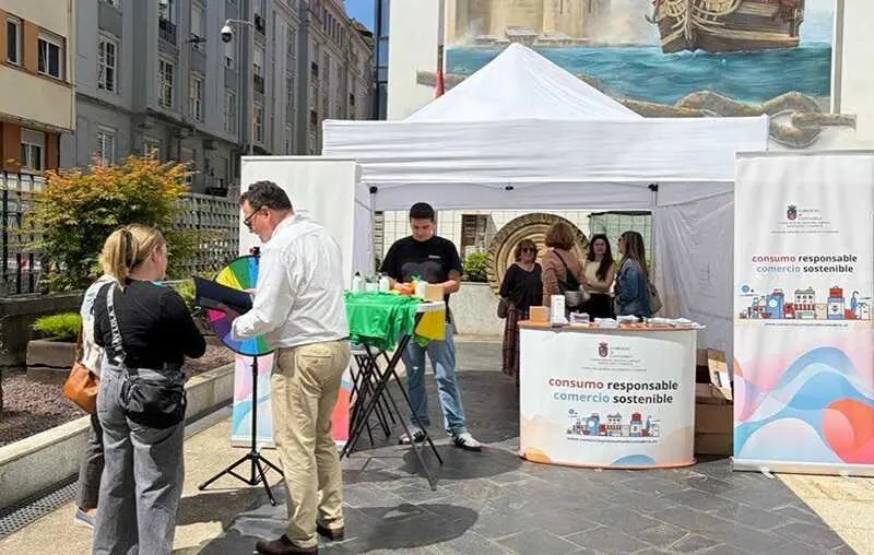 El Gobierno de Cantabria, a trav&eacute;s de la Consejer&iacute;a de Industria, Empleo, Innovaci&oacute;n y Comercio, se sum&oacute; ayer, 19 de mayo, a los actos conmemorativos de la Semana de la Administraci&oacute;n Abierta 2026 con una jornada divulgativa y participativa dirigida a la ciudadan&iacute;a bajo el lema &lsquo;Comercio y Consumo: participa, aprende y gana&rsquo;.