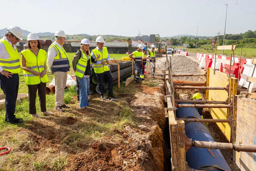 La presidenta de Cantabria, Mar&iacute;a Jos&eacute; S&aacute;enz de Buruaga, visitas las obras del
tritubo. 22 MAYO 26 &copy; Miguel De la Parra