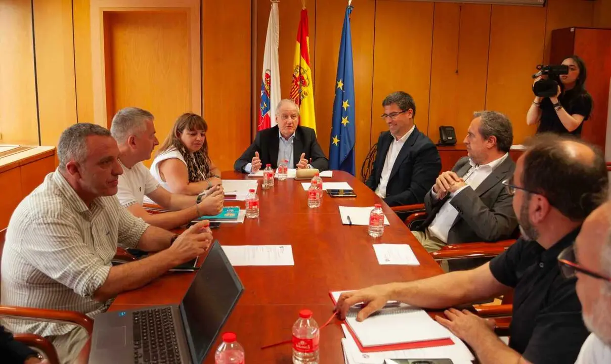 11:15 horas. Direcci&oacute;n General de Trabajo, Edf. Macho (3&ordf; planta)
El consejero Industria, Empleo, Innovaci&oacute;n y Comercio, Eduardo Arasti, preside el pleno del Consejo de Relaciones Internacionales. 20/05/2026