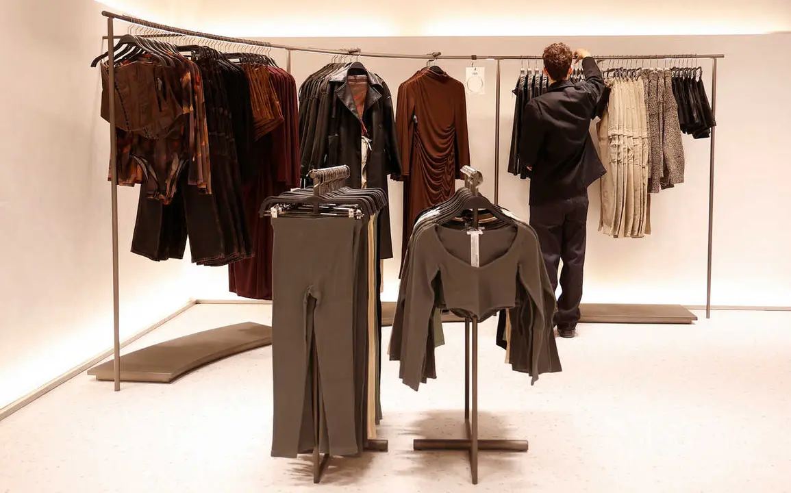 ROBER SOLSONA&hellip;20221102&hellip;.VALENCIA&hellip;..ZARA INAUGURA EN VALENCIA UNA DE SUS TIENDAS MAS GRANDES DE EUROPA.