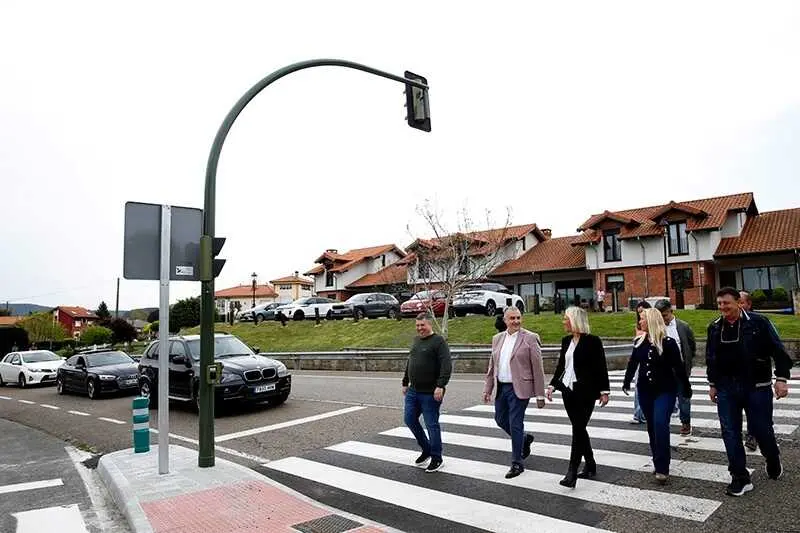 El consejero de Fomento, Vivienda, Ordenaci&oacute;n del Territorio y Medio Ambiente, Roberto Media, inaugura diversas obras realizadas por su departamento en la zona de Santillana. 
7 abr 26