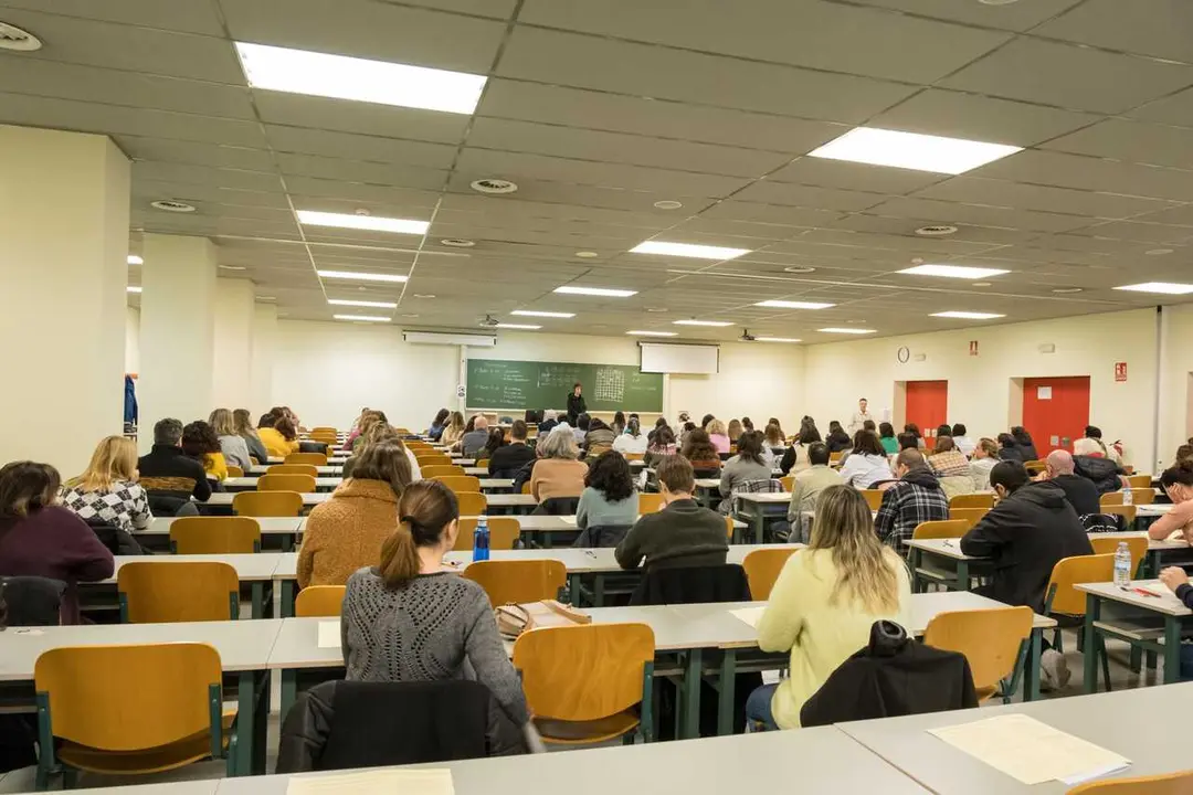 11: 00 horas. Universidad de Cantabria. Pruebas del concurso-oposici&oacute;n de la Administraci&oacute;n de la Comunidad Aut&oacute;noma de Cantabria para el Cuerpo General Auxiliar. 19 de enero de 2025 &copy; Ra&uacute;l Lucio