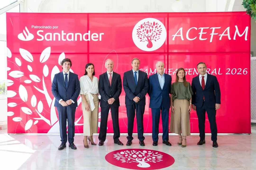 12:30 horas. Hotel Real, Santander
El consejero de Industria, Empleo, Innovaci&oacute;n y Comercio, Eduardo Arasti, inaugura la Asamblea General de la Asociaci&oacute;n C&aacute;ntabra de la Empresa Familiar (ACEFAM). 
12 JUN 26 &copy; Miguel De la Parra