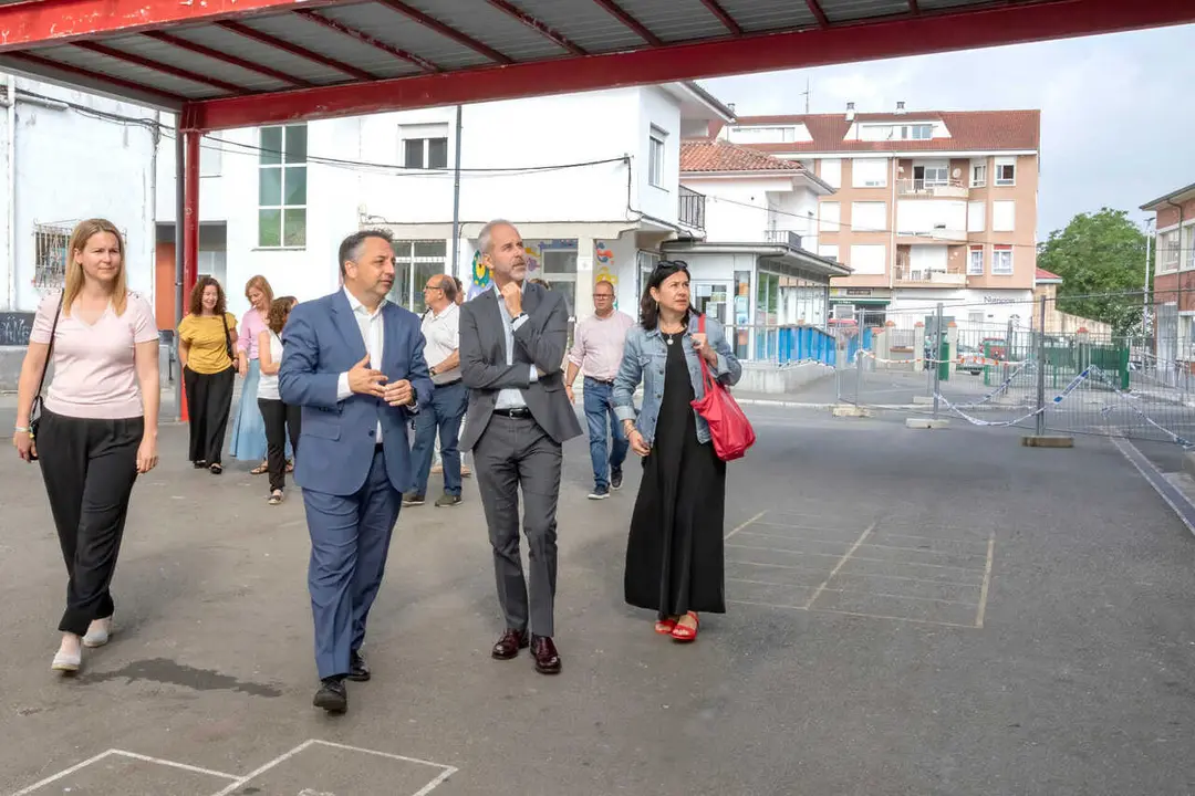 10:00 horas. Renedo de Pi&eacute;lagos. https://maps.app.goo.gl/fnjEyscfgNrivcRJ6
El consejero de Educaci&oacute;n, Formaci&oacute;n Profesional y Universidades, Sergio Silva, visita las obras del CEIP Virgen de Valencia.