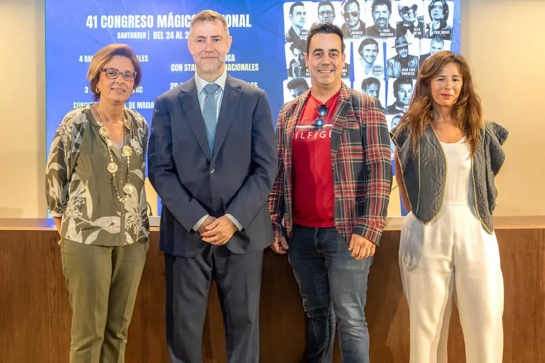 12:30 horas Sala 30 a&ntilde;os, Palacio de Festivales
El consejero de Cultura, Turismo y Deporte, Luis Mart&iacute;nez Abad, presenta el 41 Congreso M&aacute;gico Nacional de Santander.