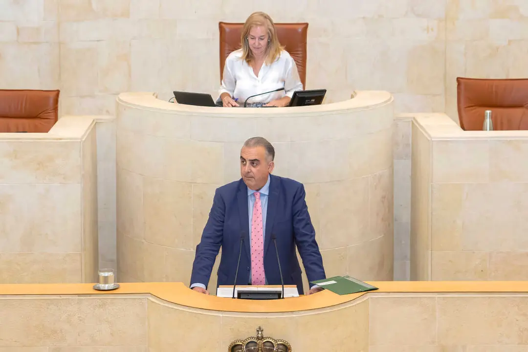 12:00 horas. Parlamento
El consejero de Fomento, Vivienda, Ordenaci&oacute;n del Territorio y Medio Ambiente, Roberto Media, defiende la ley de control ambiental