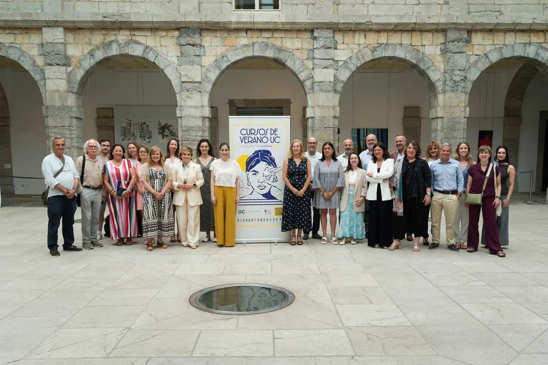 El Parlamento de Cantabria acoge el curso de verano de la UC " Las regiones ante la Europa 4.0" que patrocina el Parlamento