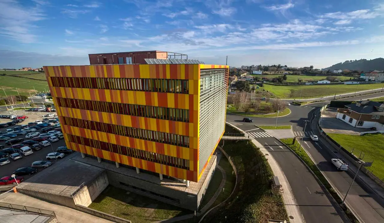 ndustria_pctcan_glzco

 

El Parque Cient&iacute;fico y Tecnol&oacute;gico de Cantabria (PCTCAN), dependiente de la Consejer&iacute;a de Industria, Empleo, Innovaci&oacute;n y Comercio del Gobierno de Cantabria, contin&uacute;a consolid&aacute;ndose como un entorno de referencia para empresas innovadoras con la incorporaci&oacute;n de GLEZCO Asesores y Consultores, que trasladar&aacute; su sede de Santander al Parque a partir del pr&oacute;ximo 10 de agosto.
17 jul 26