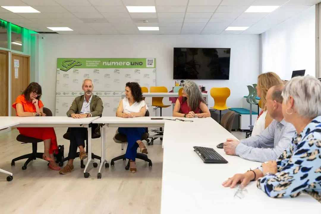 El consejero de Educaci&oacute;n, Formaci&oacute;n Profesional y Universidades, Sergio Silva, visita al Centro Integrado Formaci&oacute;n Profesional N&ordm;1 de Santander.