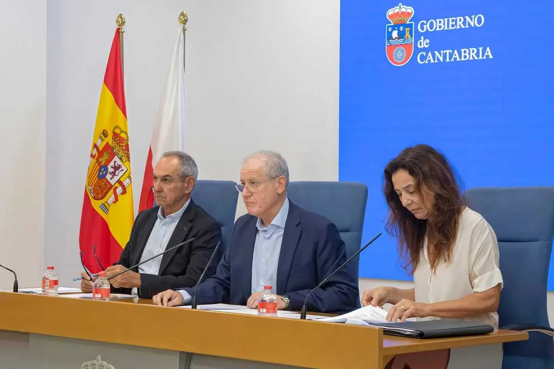 10:00 horas. Sala de Prensa del Gobierno de Cantabria
El consejero de Industria, Empleo, Innovaci&oacute;n y Comercio, Eduardo Arasti, informa en rueda de prensa sobre la aprobaci&oacute;n del Plan de Sostenibilidad Energ&eacute;tica de Cantabria (PSEC).