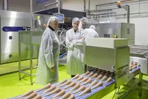 10:00 horas. Santiurde de Toranzo. https://maps.app.goo.gl/26aYuP4TeVWAkow57
La consejera de Desarrollo Rural, Ganader&iacute;a, Pesca y Alimentaci&oacute;n, Mar&iacute;a Jes&uacute;s Susinos, visita la f&aacute;brica de barquillos y galletas Tanis.