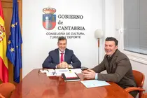 11:30 horas. Despacho del consejero
El consejero de Cultura, Turismo y Deporte, Luis Mart&iacute;nez Abad, recibe al alcalde de Lamas&oacute;n.