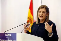 La presidenta de Cantabria, Mar&iacute;a Jos&eacute; S&aacute;enz de Buruaga, firma de la adenda al Pacto Profesional por la Sanidad P&uacute;blica.
10 FEB 26