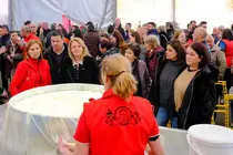 12:30 horas. Trasierra. Ruiloba. La consejera de Desarrollo Rural, Ganader&iacute;a, Pesca y Alimentaci&oacute;n, Mar&iacute;a Jes&uacute;s Susinos, asiste a la 9&ordf; Feria de la Leche de Ruiloba. 15 de febrero de 2026 &copy; Ra&uacute;l Lucio