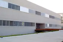 Aspecto actual del Centro de Salud El Sardinero.
Jes&oelig;s Mungu&rsquo;a &copy;
15 jul 04