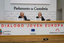 Jornada " Dialogo joven europa " en la sala polivalente del Parlamento de Cantabria.