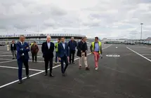 El consejero de Industria, Empleo, Innovaci&oacute;n y Comercio, Eduardo Arasti, inaugura el tri&aacute;ngulo curvil&iacute;neo de Raos.
12 may 26
