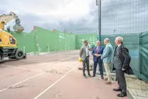 12:00 horas. Los Corrales de Buelna
El consejero de Fomento, Vivienda, Ordenaci&oacute;n del Territorio y Medio Ambiente, Roberto Media, visita las obras de la cubierta de las pistas de tenis.