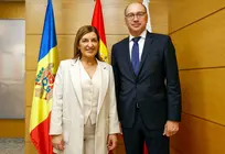 La presidenta de Cantabria, Mar&iacute;a Jos&eacute; S&aacute;enz de Buruaga, recibe al embajador de Moldavia, Eugeniu Revenco
17 JUN 26