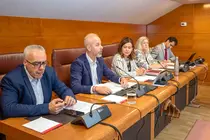 12:00 Parlamento de Cantabria
El consejero de Educaci&oacute;n, Formaci&oacute;n Profesional y Universidades, Sergio Silva, comparece en comisi&oacute;n parlamentaria para informar el Proyecto de Ley de Autoridad del Profesorado y la Convivencia Escolar en los Centros Educativos de Cantabria.