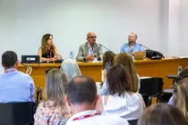 14:00 horas. Aula Ernest Lluch, Caballerizas de La Magdalena
El consejero de Salud, C&eacute;sar Pascual, clausura el encuentro de la UIMP 'Salud Digital basada en valor: datos y gesti&oacute;n de precisi&oacute;n con impacto cl&iacute;nico&rsquo;.
7 JULIO 26 &copy; Miguel De la Parra