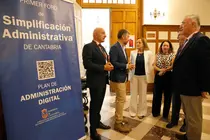La consejera de Presidencia, Justicia, Seguridad y Simplificaci&oacute;n Administrativa, Isabel Urrutia, inaugura la III edici&oacute;n del Encuentro 'Simplificaci&oacute;n Administrativa: retos y logros conseguidos'. 
A las 11:15 horas pronunciar&aacute; la ponencia 'El proyecto Cantabria Facilita: la experiencia de Cantabria'. 
13 jul 26