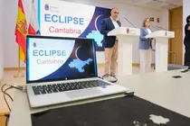 10:00 horas. Sala de Prensa del Gobierno de Cantabria. Los consejeros de Presidencia, Justicia, Seguridad y Simplificaci&oacute;n Administrativa, Isabel Urrutia, y de Fomento, Vivienda, Ordenaci&oacute;n del Territorio y Medio Ambiente, Roberto Media, presentan en rueda de prensa, la planificaci&oacute;n realizada con motivo del eclipse solar del pr&oacute;ximo d&iacute;a 12 de agosto de 2026. 20 de julio de 2026 &copy; Ra&uacute;l Lucio
