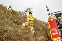11:00 horas. Los Tojos
La consejera de Desarrollo Rural, Ganader&iacute;a, Pesca y Alimentaci&oacute;n, Mar&iacute;a Jes&uacute;s Susinos, asiste al ejercicio de coordinaci&oacute;n en incendios forestales consejer&iacute;a-UME.