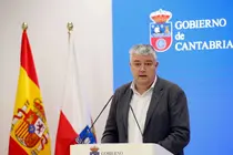 Los consejeros de Econom&iacute;a, Hacienda, Fondos Europeos y Financiaci&oacute;n Auton&oacute;mica, Luis &Aacute;ngel Ag&uuml;eros, y de Industria, Empleo, Innovaci&oacute;n y Comercio, Eduardo Arasti, presentan el primer paquete de medidas para paliar los efectos del impacto de la Guerra de Oriente Medio en Cantabria.
23 ABR 26