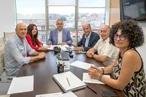09:30 horas. Despacho del consejero
El consejero de Fomento, Vivienda, Ordenaci&oacute;n del Territorio y Medio Ambiente, Roberto Media, recibe al alcalde de Voto.