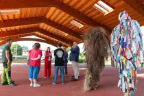 La presidenta de Cantabria, Mar&iacute;a Jos&eacute; S&aacute;enz de Buruaga, inaugura la nueva cubierta de la pista deportiva de Sili&oacute;. 
&copy;Patricia Pereda