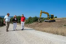 10:45 horas. Fresno del R&iacute;o (1&ordf; nave a la derecha). La consejera de Desarrollo Rural, Ganader&iacute;a, Pesca y Alimentaci&oacute;n, Mar&iacute;a Jes&uacute;s Susinos, visita caminos de concentraci&oacute;n parcelaria en Campo de Enmedio. 21 de julio de 2026 &copy; Ra&uacute;l Lucio