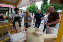 16:30 horas. Pesquera
La consejera de Desarrollo Rural, Ganader&iacute;a, Pesca y Alimentaci&oacute;n, Mar&iacute;a Jes&uacute;s
Susinos, asiste a la inauguraci&oacute;n de la XXXI Feria Internacional del Queso Artesano
de Pesquera. 14 ago 26 &copy;&nbsp;Miguel De la Parra
