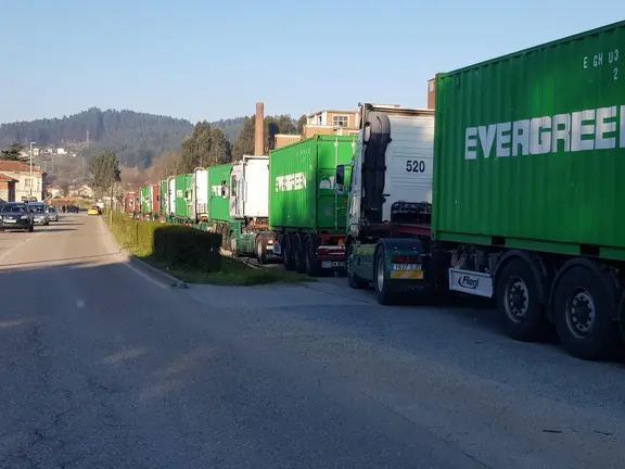 4b875897-8e9c-41fb-aeab-18d104fcbcf5