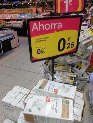 Venta de leche a pérdidas en los supermercados, a 25 céntimos de euros el litro