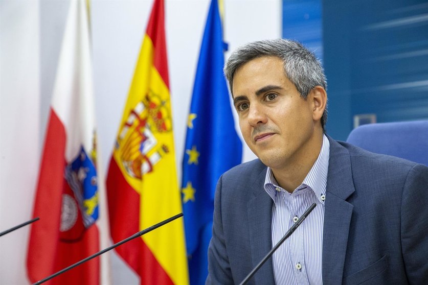 El vicepresidente de Cantabria y portavoz del Gobierno, Pablo Zuloaga, en rueda de prensa