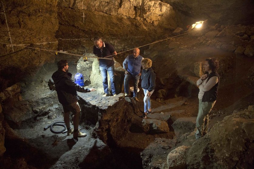 Excavaciones Científicas Que Se Están Realizando En La Cueva Del Pendo