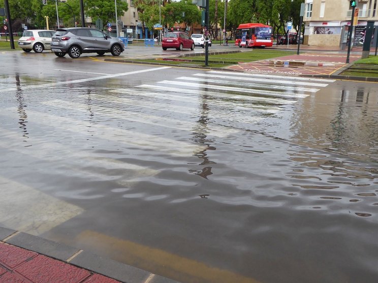 La Avenida Juan de Borbón de Murcia, inundada por las lluvias de septiembre de 2019 (Imagen de archivo)