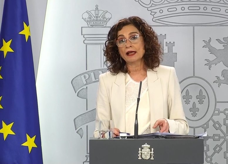 La ministra de Hacienda y portavoz del Gobierno, María Jesús Montero, en la rueda de prensa telemática tras el Consejo de Ministros.