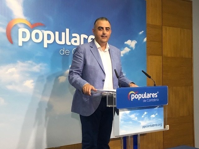 El diputado del PP en el Parlamento de Cantabria Roberto Media
