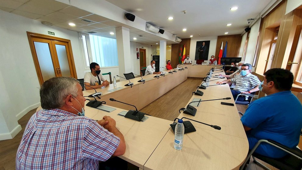 Reunión entre el comité de empresa de Sniace y el Ayuntamiento
