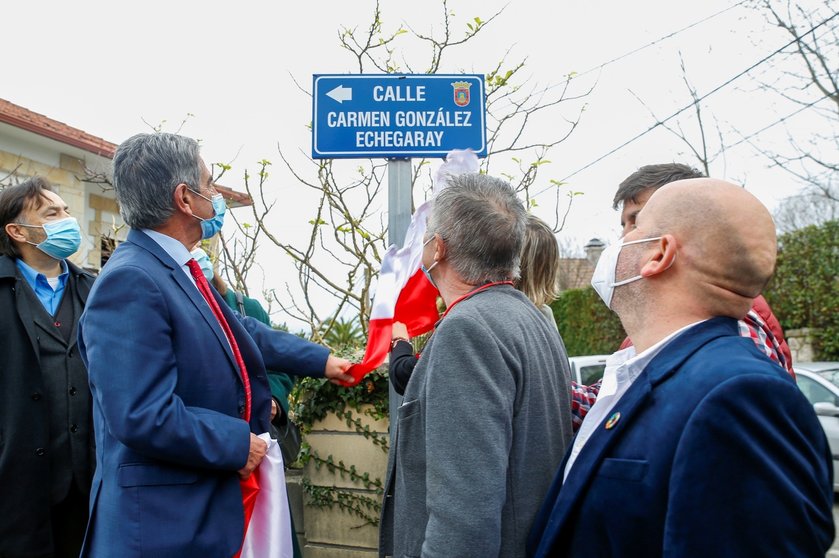 El presidente de Cantabria, Miguel Ángel Revilla, participa en el homenaje a Joaquín y Carmen González Echegaray