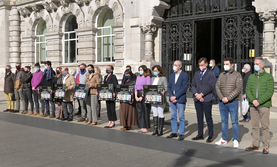 Santander recuerda a las mujeres asesinadas en Vizcaya y Madrid
